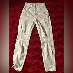 American Eagle White Mom Jeans Size 00 Brand New With Tags Never Been Worn!